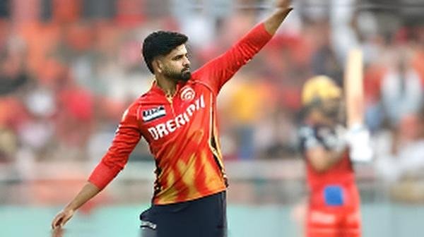 Shreyas Iyer leads a confident Punjab Kings side as the franchise reveals its full IPL 2026 retention list.