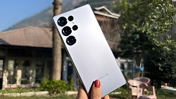 Samsung Galaxy S26 Ultra expected to launch in early 2026 with major camera and performance upgrades.