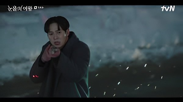 Cast of “Moon River” celebrates record ratings ahead of finale; fans eagerly await the last episode.