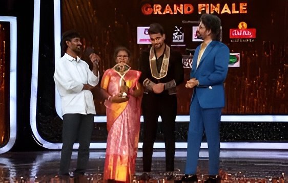 Kalyan Padala celebrates his Bigg Boss Telugu 9 win with Geethu Royal, Priya Shetty, and Dammu Sreeja.