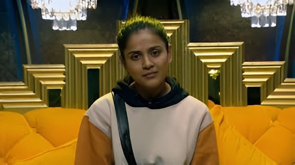 Tanuja gets emotional during the Bigg Boss Buzz interview as she opens up about her father, values, and her journey in Bigg Boss Season 9.