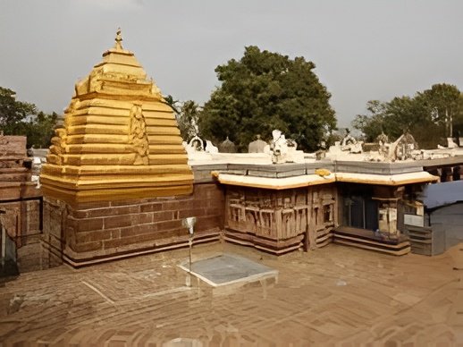 Srisailam: The divine site where Mallikarjuna Jyotirlinga and Bhramaramba Shakti Peeth stand together.
