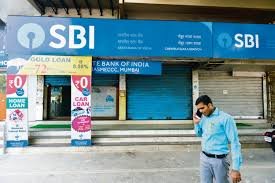 Bank branches remain open on the third Saturday, with select state-wise holiday exceptions.