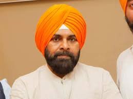 Pawan Kalyan honored with a traditional Sikh turban and Kirpan during the 350th Shahidi Samagam in Nanded.