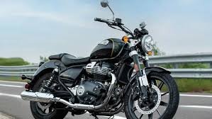 Royal Enfield Super Meteor 650 (2026) showcased with premium cruiser design, long wheelbase, and refined twin-cylinder engine.