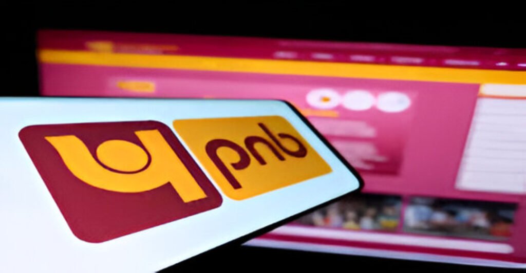 Customers checking their bank balances as SBI, PNB and BOB roll out new minimum balance rules from January 20, 2026.